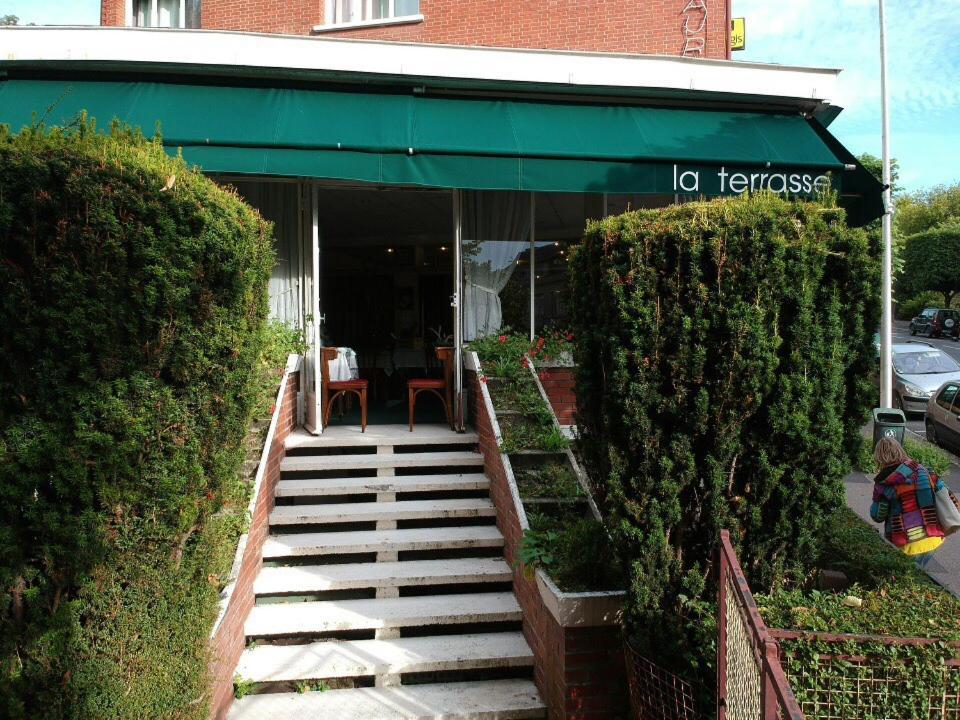 Logis Terrasse Hotel Lisieux Exterior photo